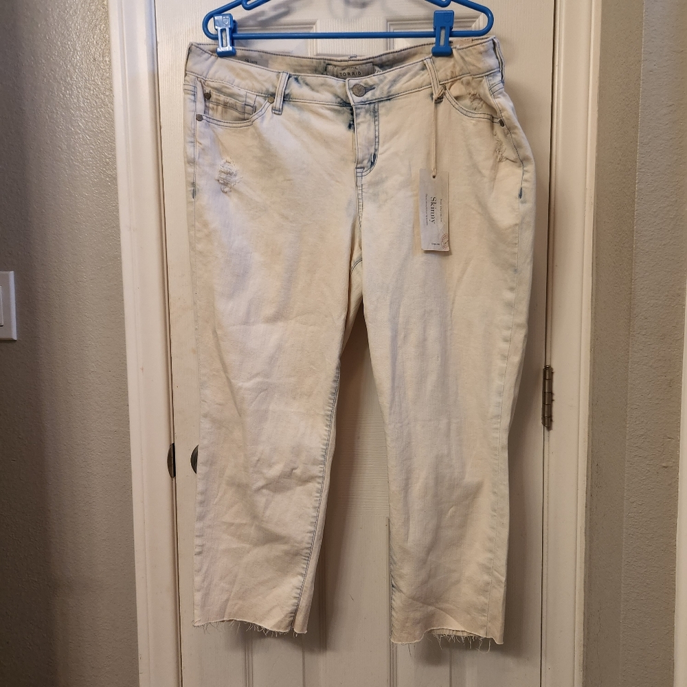 Torrid acid washed skinny jeans 18 nwt